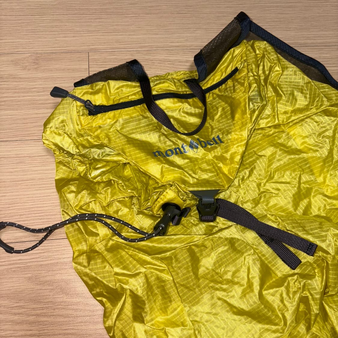 1회 착용)몽벨 버사라이트팩 15 옐로우 상품이미지3