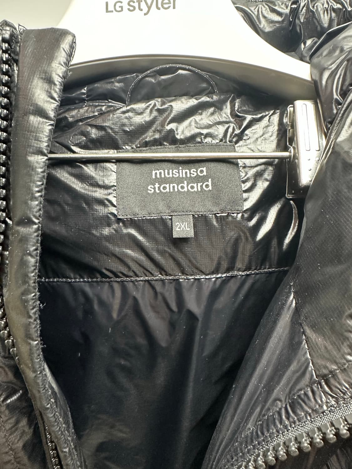 무신사 스탠다드 후드 푸퍼 유광 패딩 블랙 2XL 상품이미지5