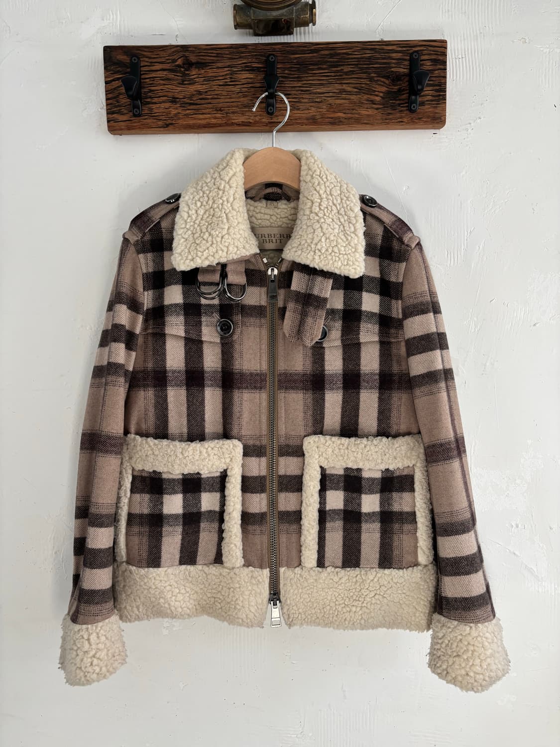 Burberry 버버리 브릿 체크 시어링 양모 무스탕 상품이미지4