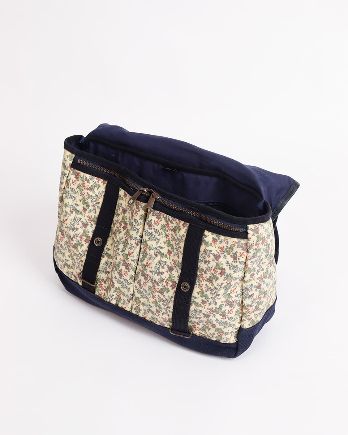 [PORTER x BEAMS x LIBERTY] 플로럴 패턴 메신저백 상품이미지4