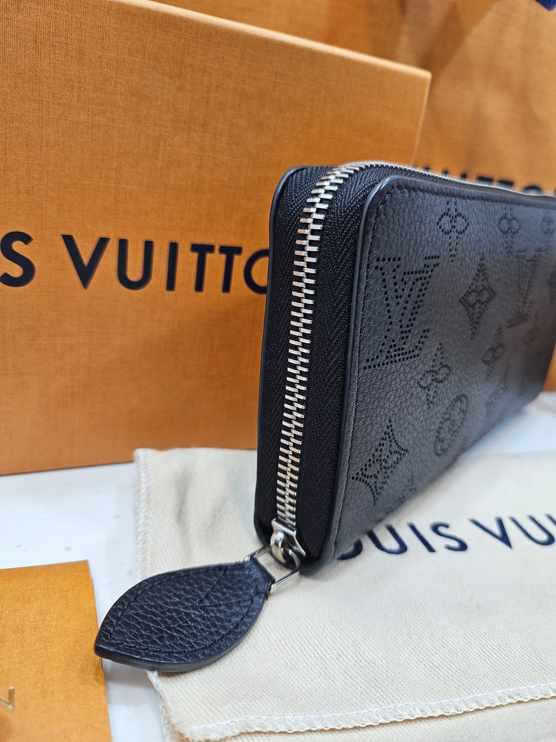 [풀구성] 루이비통 마히나 지피 월릿 장지갑 상품이미지4