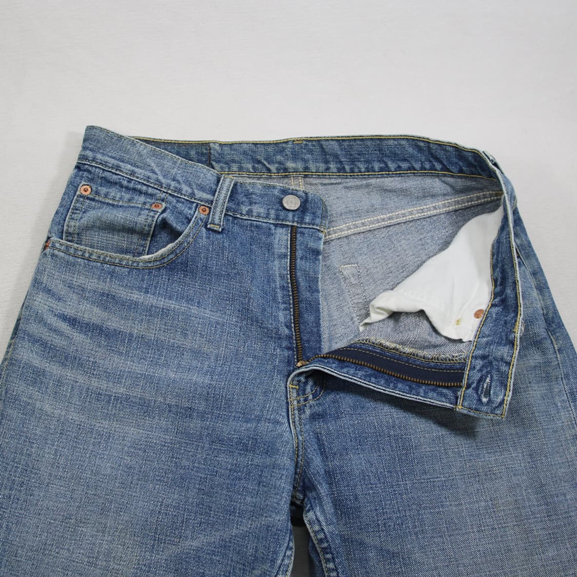 (착용컷) 리바이스 533 (남성용 31) 상품이미지5