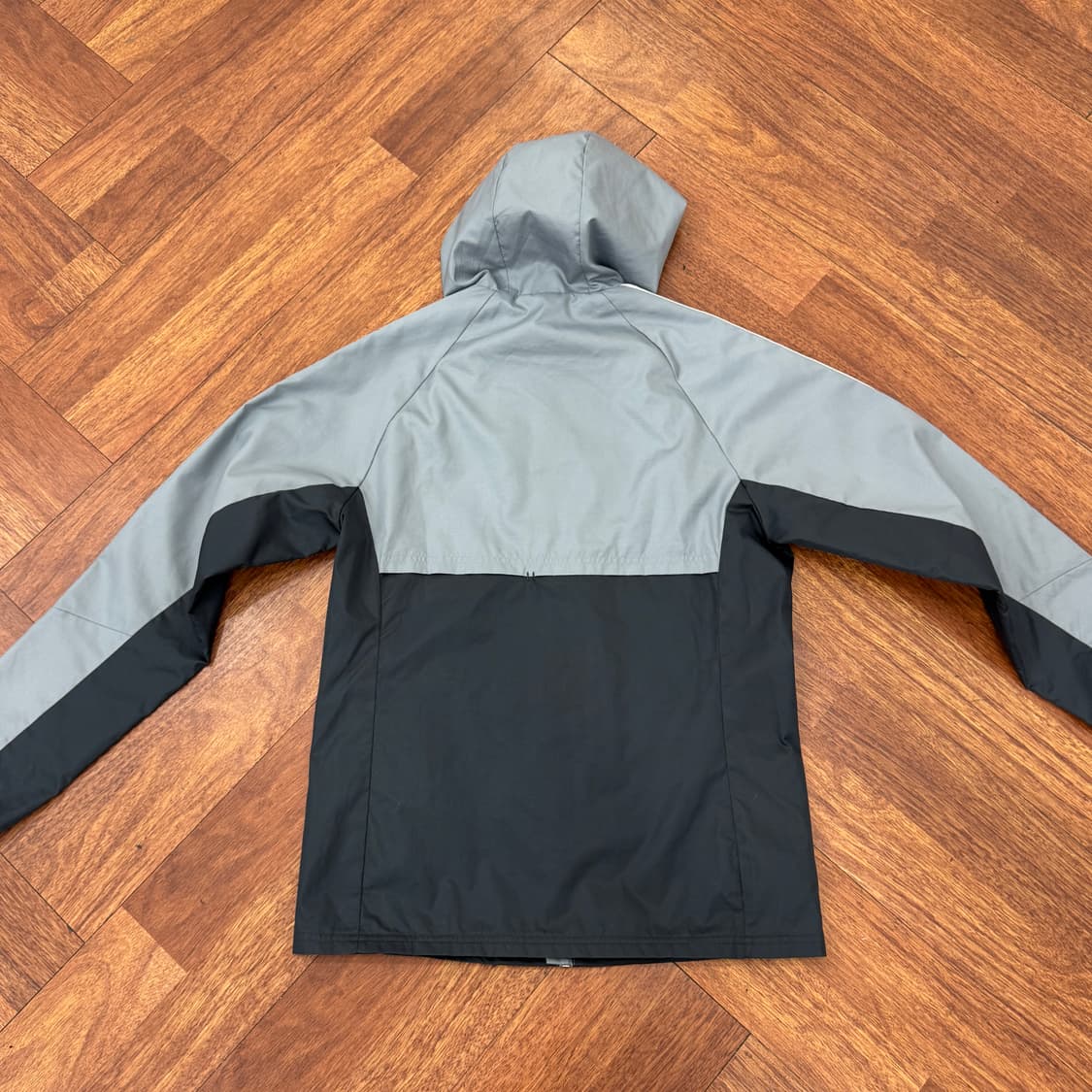 해외판 M(100) 이디다스 맨체스터 유나이티드 바람막이 자켓  상품이미지2