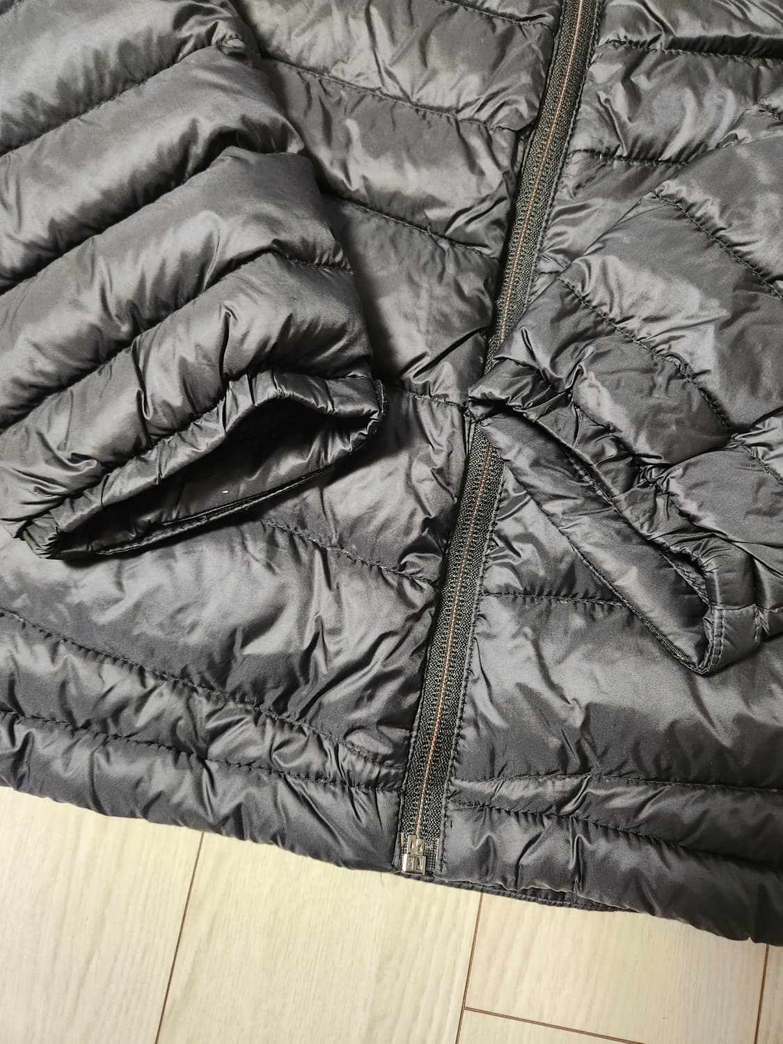 프로스펙스 구스다운 경량패딩 사이즈105(xl)

여러 중고사이트에도 같 상품이미지4