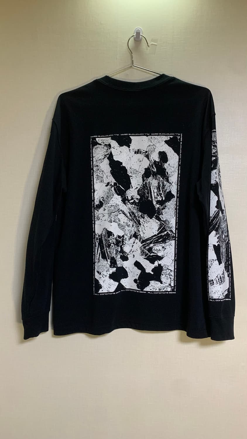 나이키 ACG 블랙 프린팅 긴팔티 상품이미지2