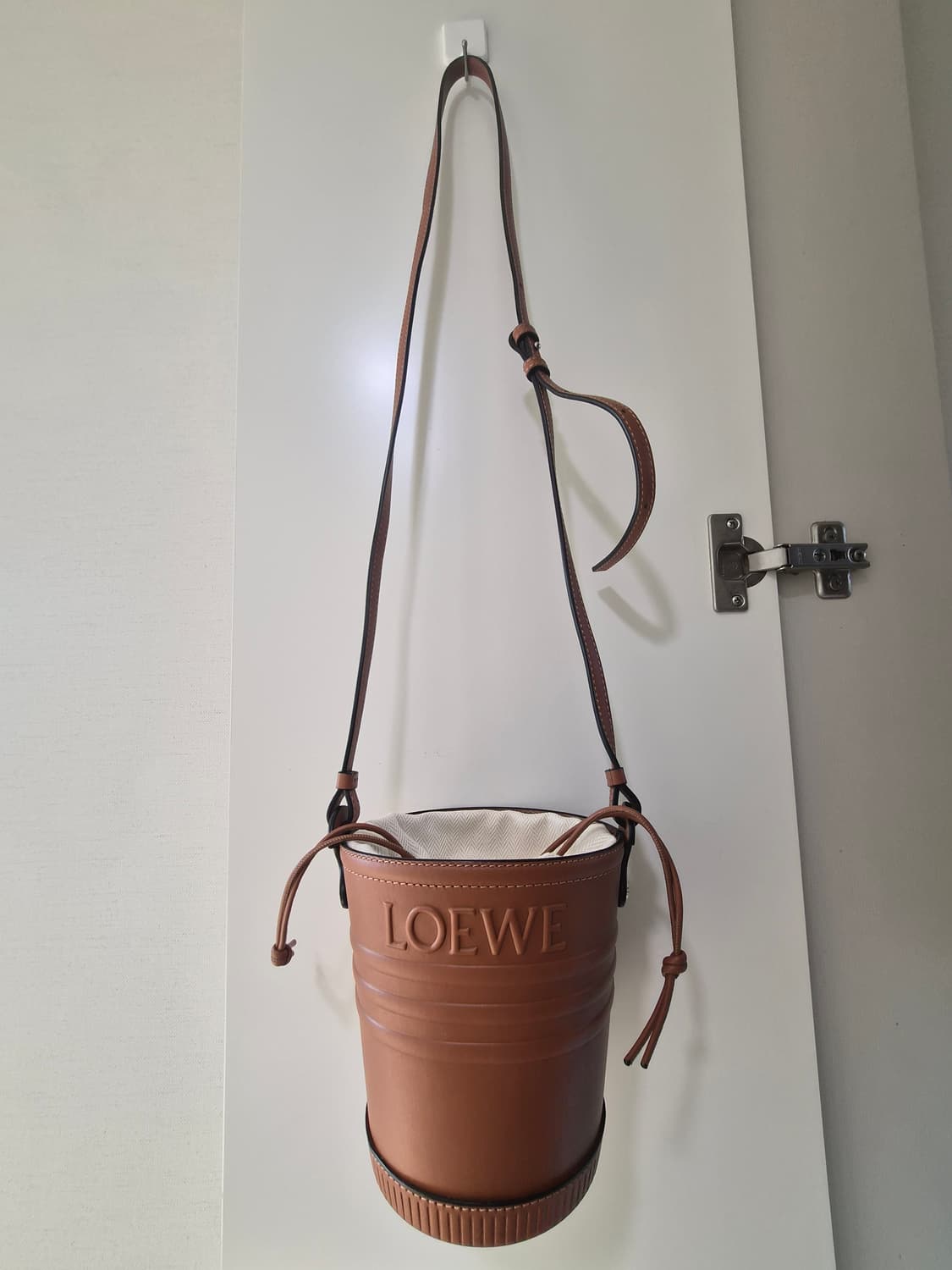 로에베 자르디니에르 레더 버킷백 한정판 상품이미지1