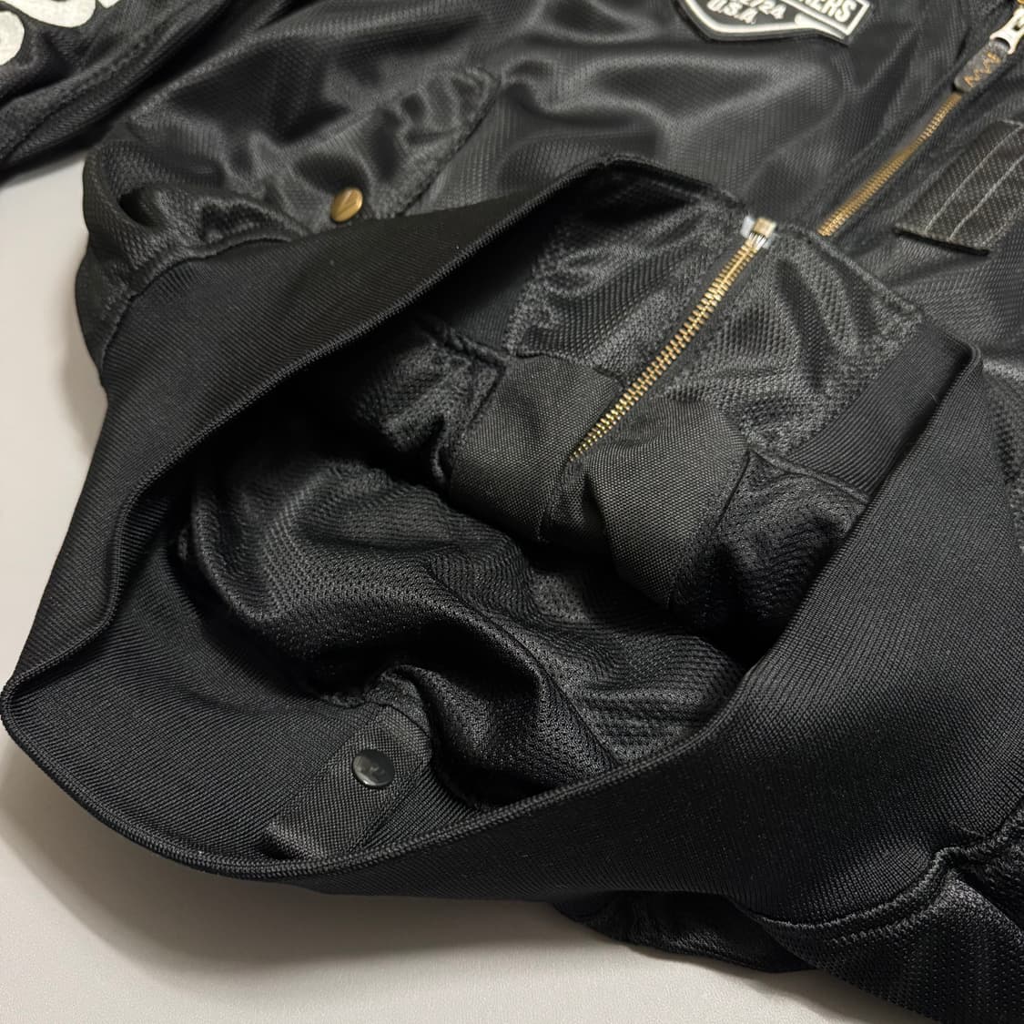 VANSON 22ss 블랙컬러 양면 패치 로고 슬리브 자수 메쉬 MA-1 상품이미지6