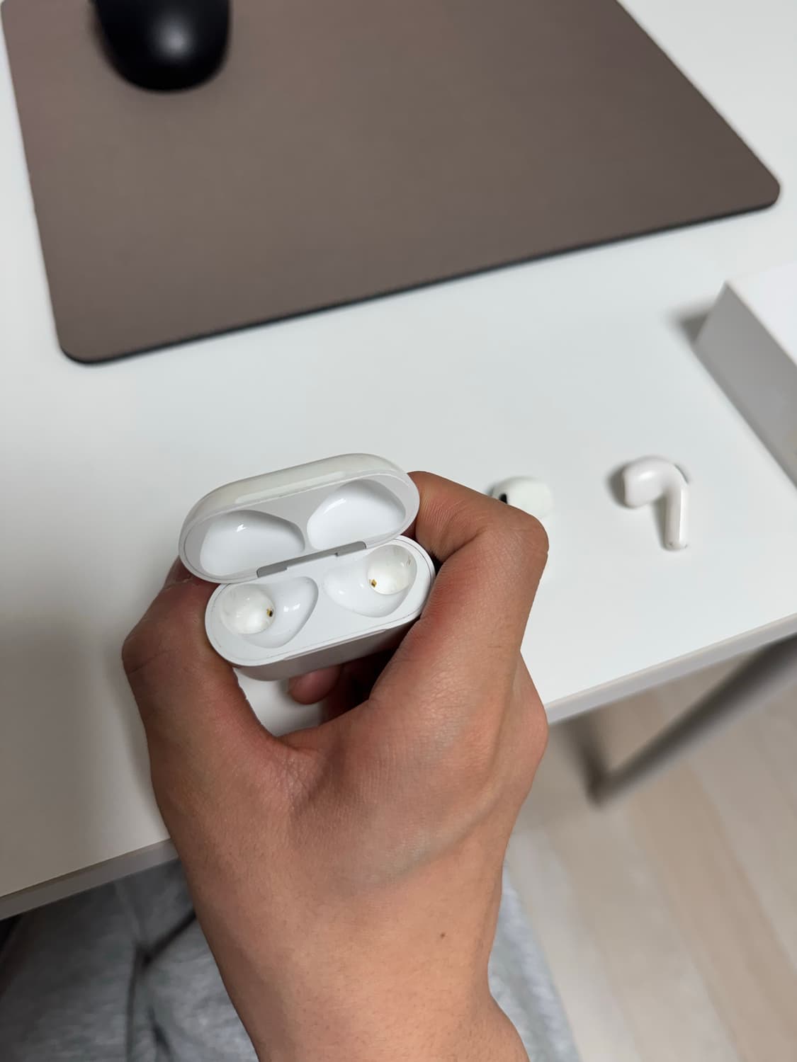 에어팟4 노이즈 캔슬링 모델. 상품이미지3