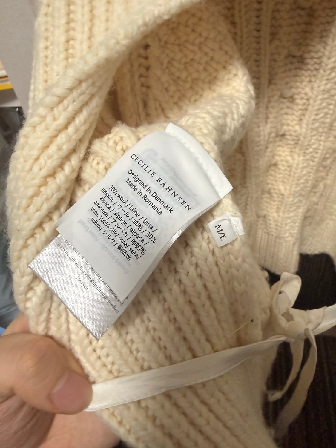 세실리아 반센 화이트 니트  상품이미지4