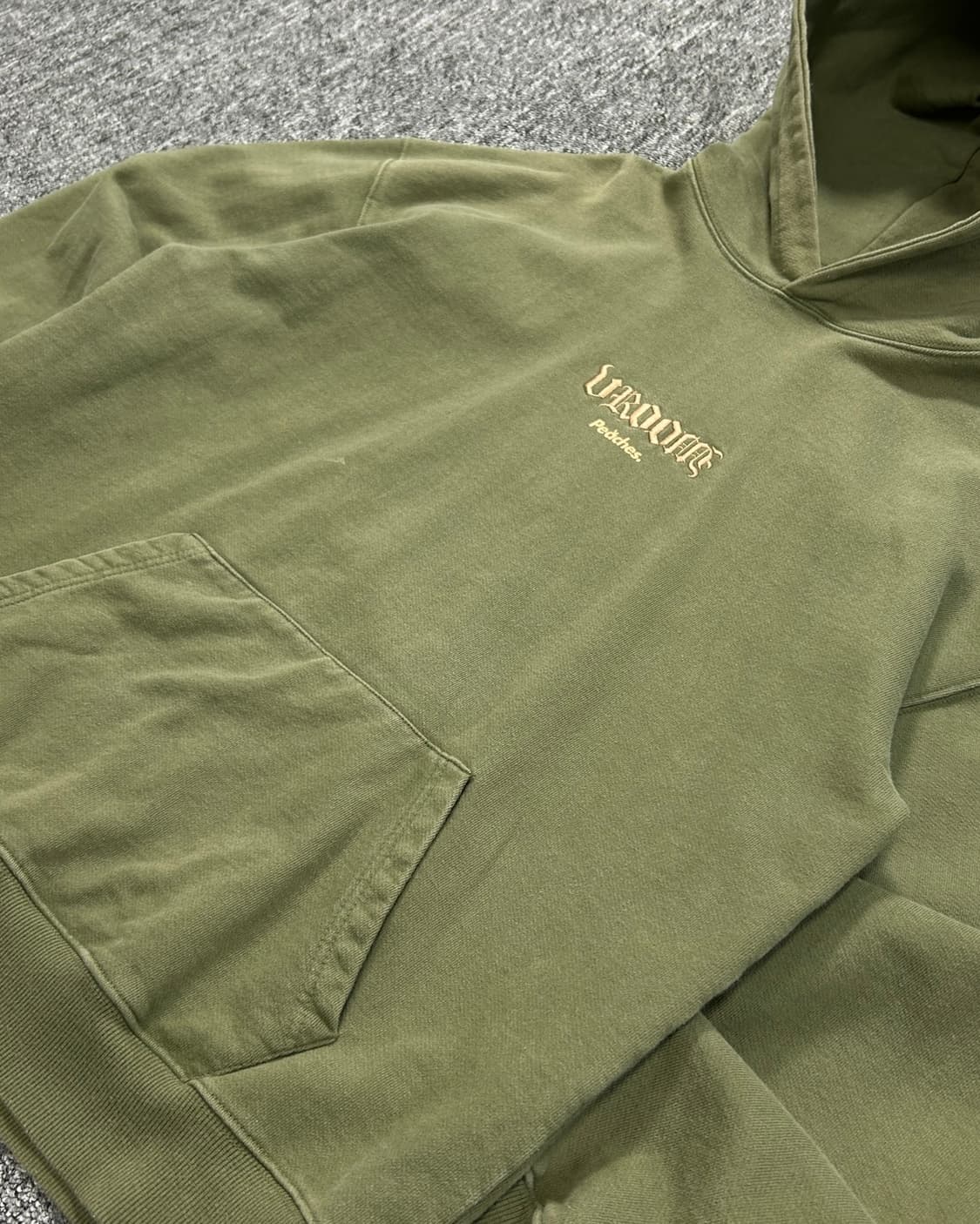 피치스 x 레디 vroom 굿즈 후드티 상품이미지3