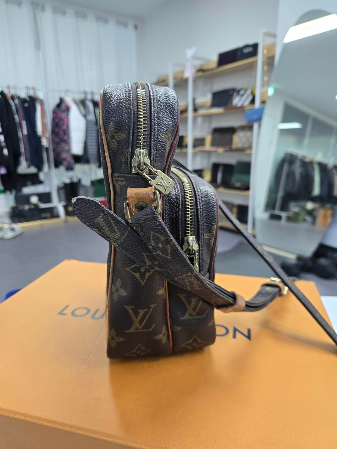 [A급컨디션]루이비통 아마존 크로스백 상품이미지3