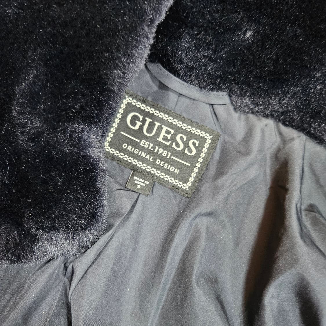 게스(GUESS) 네이비 에코퍼 집업 숏 자켓 S size 상품이미지7