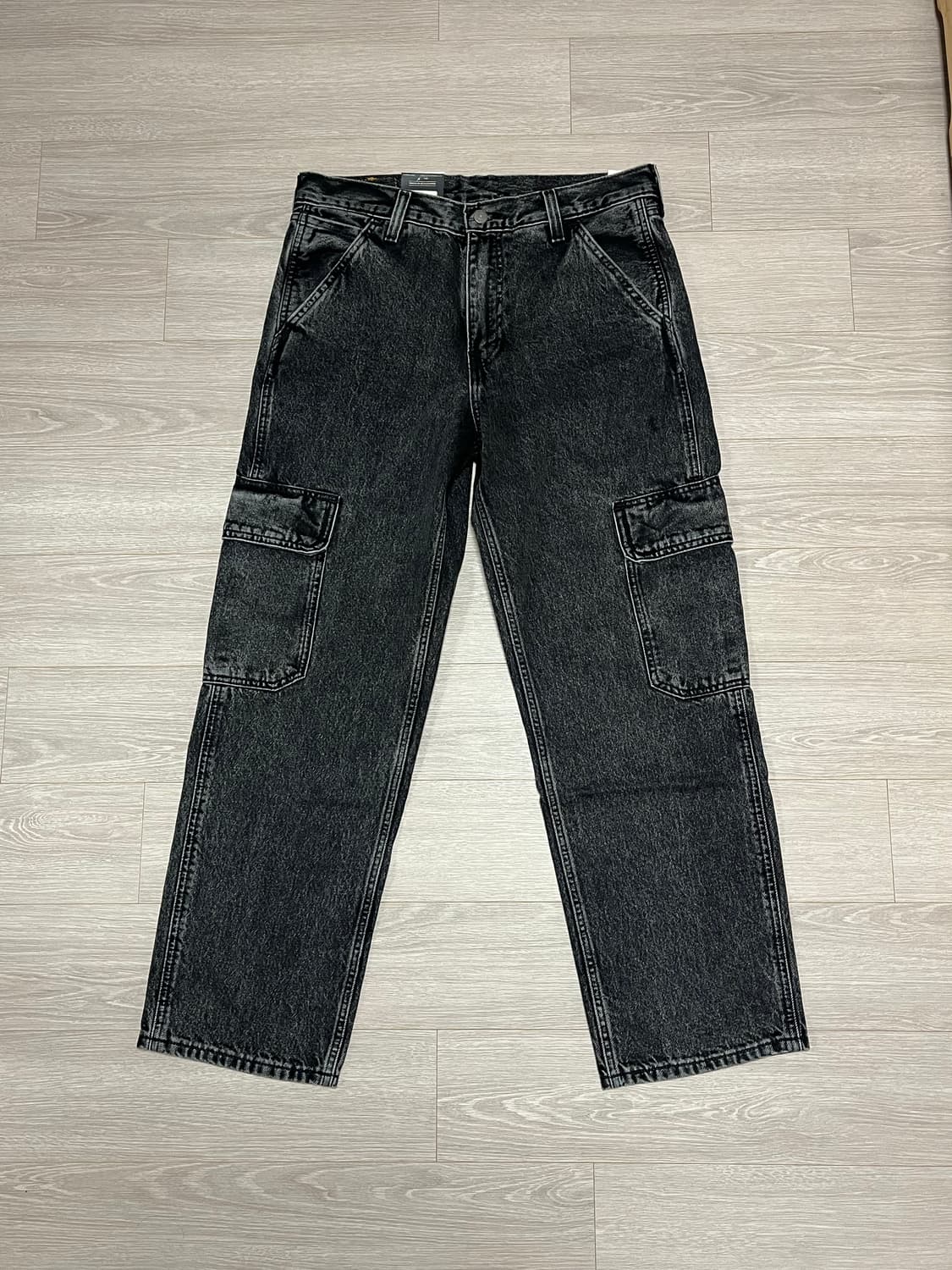 (새상품) 리바이스 568 블랙 데님 카고 팬츠 프리미엄 라인 상품이미지1