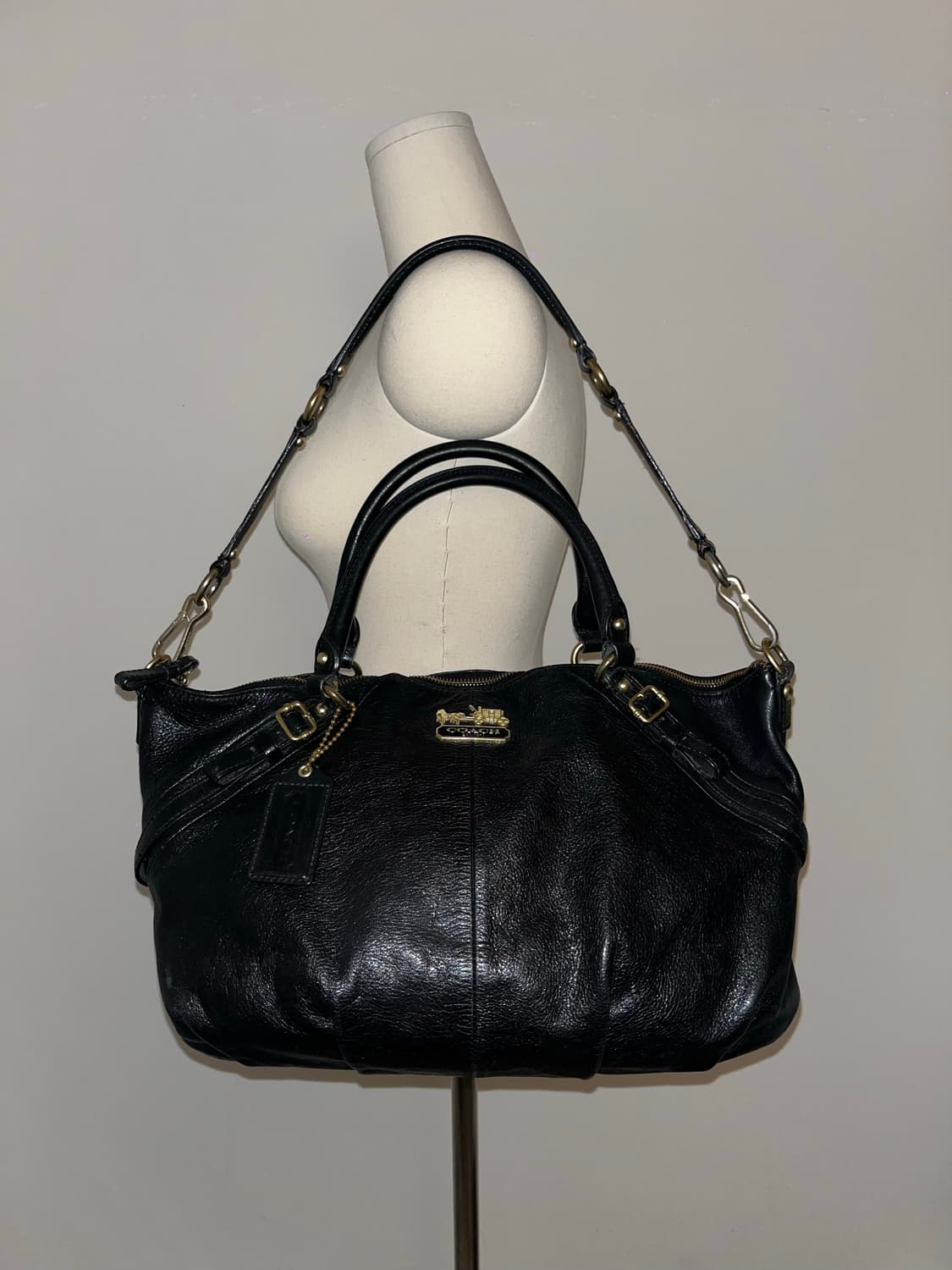 Coach Black Basic Shoulder Bag 상품이미지2