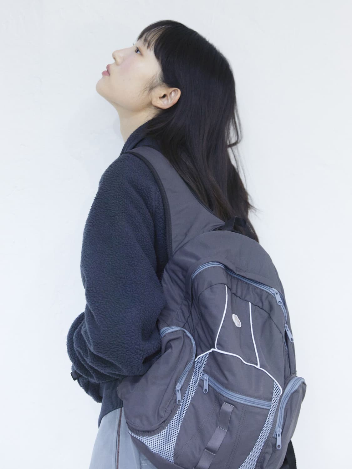 스마트어반유즈풀 코이세이오 suu 로고 백팩 차콜 가방 지초이 샬롬클럽 상품이미지10