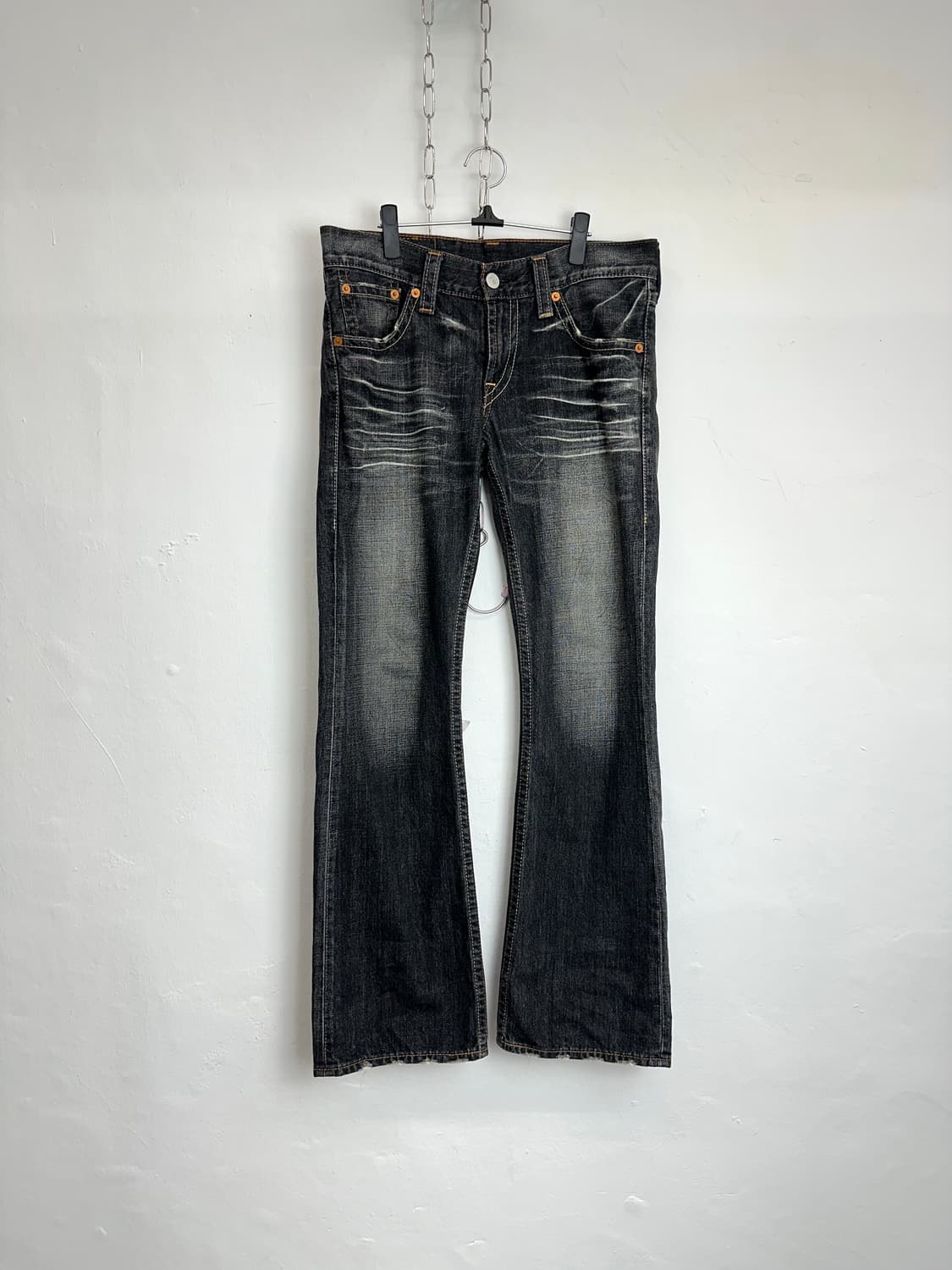 Levi’s 507 Distressed Black Bootcut Jean 상품이미지4