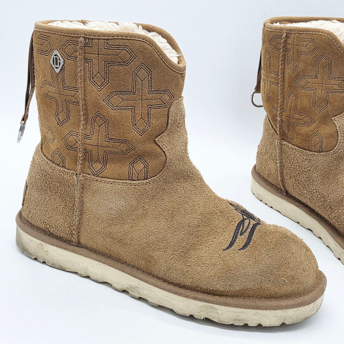 어그 x 칠드런 오브 더 디스코던스 클래식 숏 부츠 (270) 상품이미지8