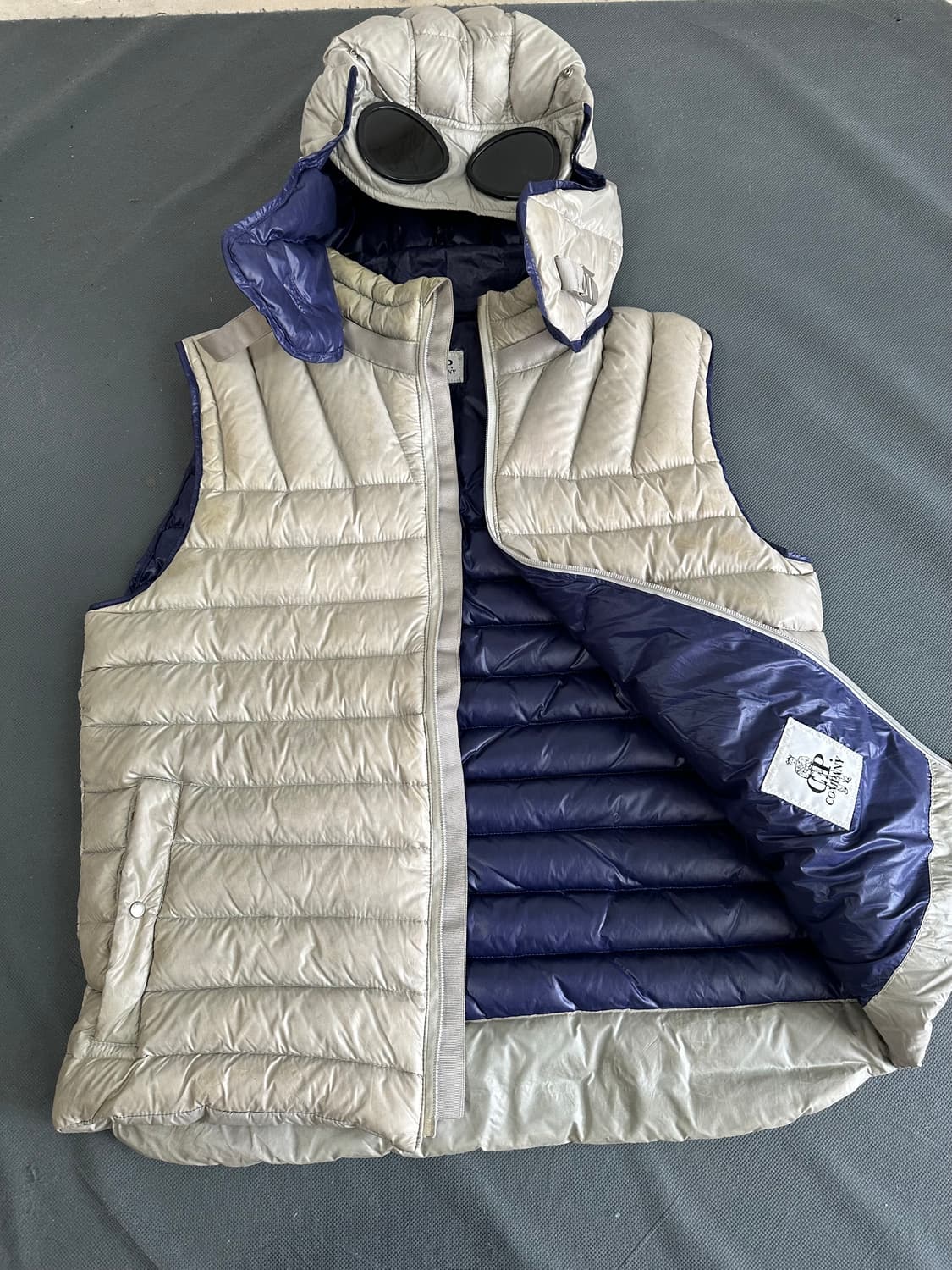CP컴퍼니 고글 후드 패딩 조끼 90-95 상품이미지7