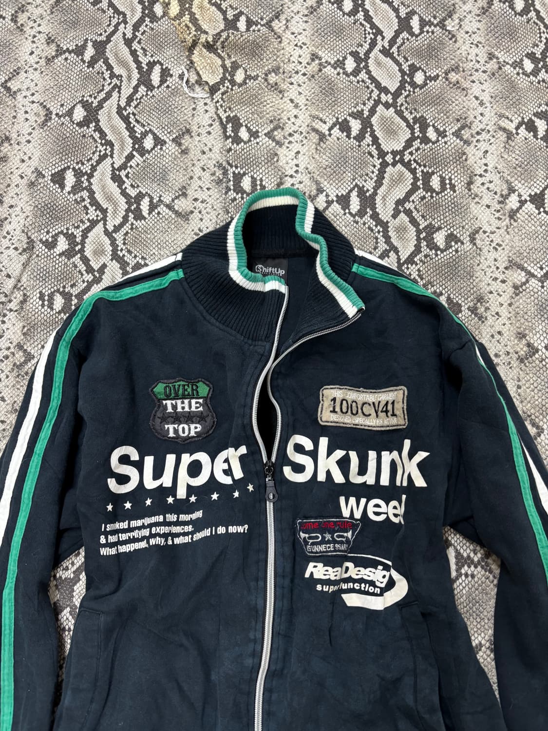 “Vintage” Y2K Kitsch Mood Zip Up 상품이미지4