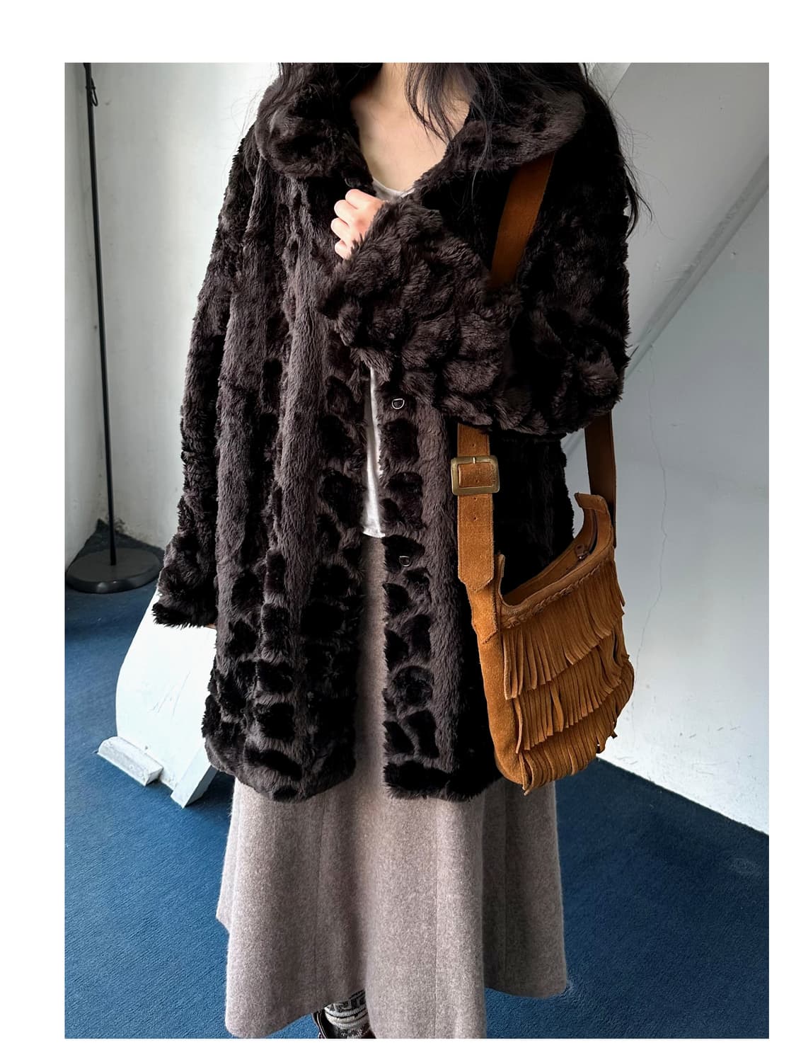 Design collar fake fur coat 상품이미지1