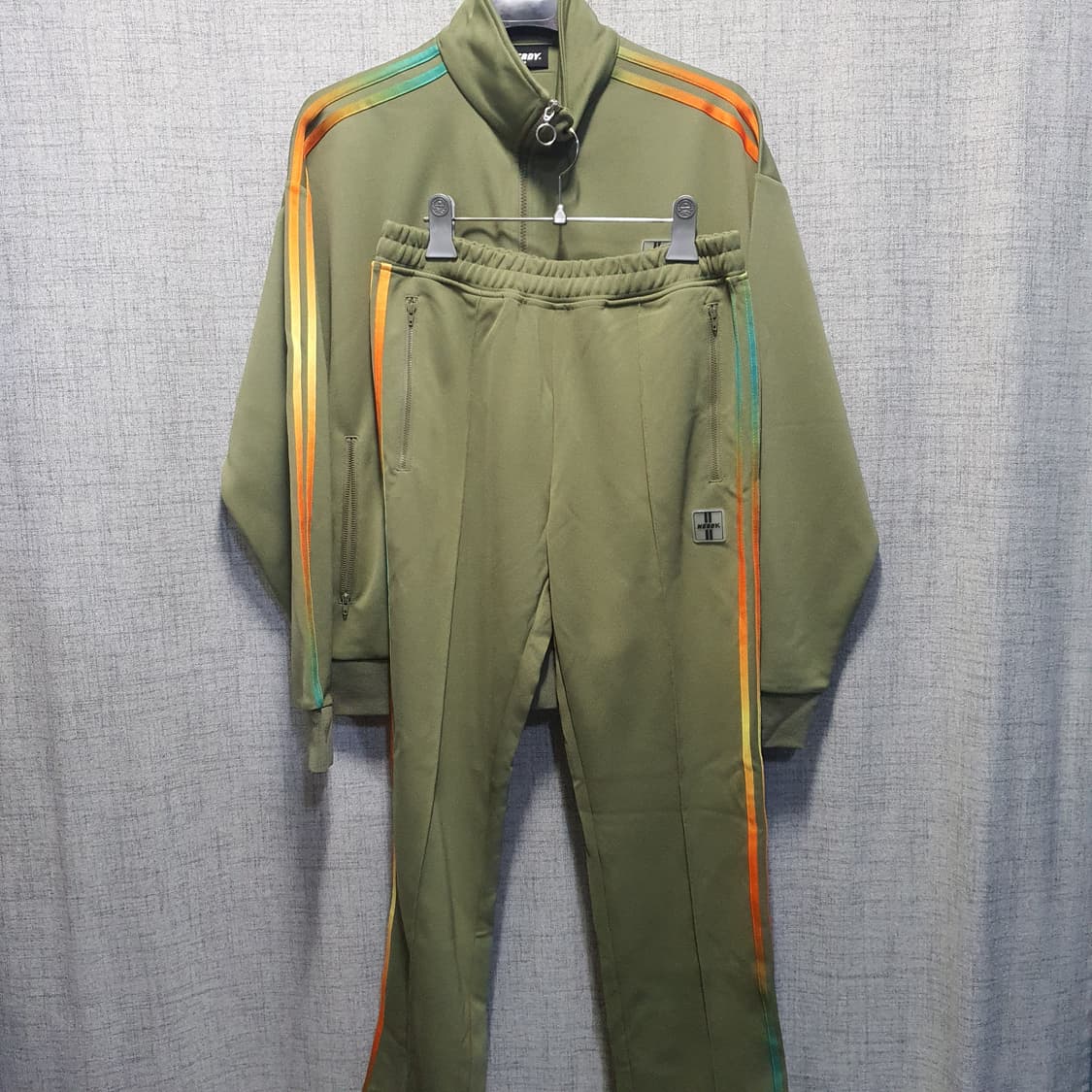 널디 그라데이션 트랙탑 카키 세트  상품이미지2