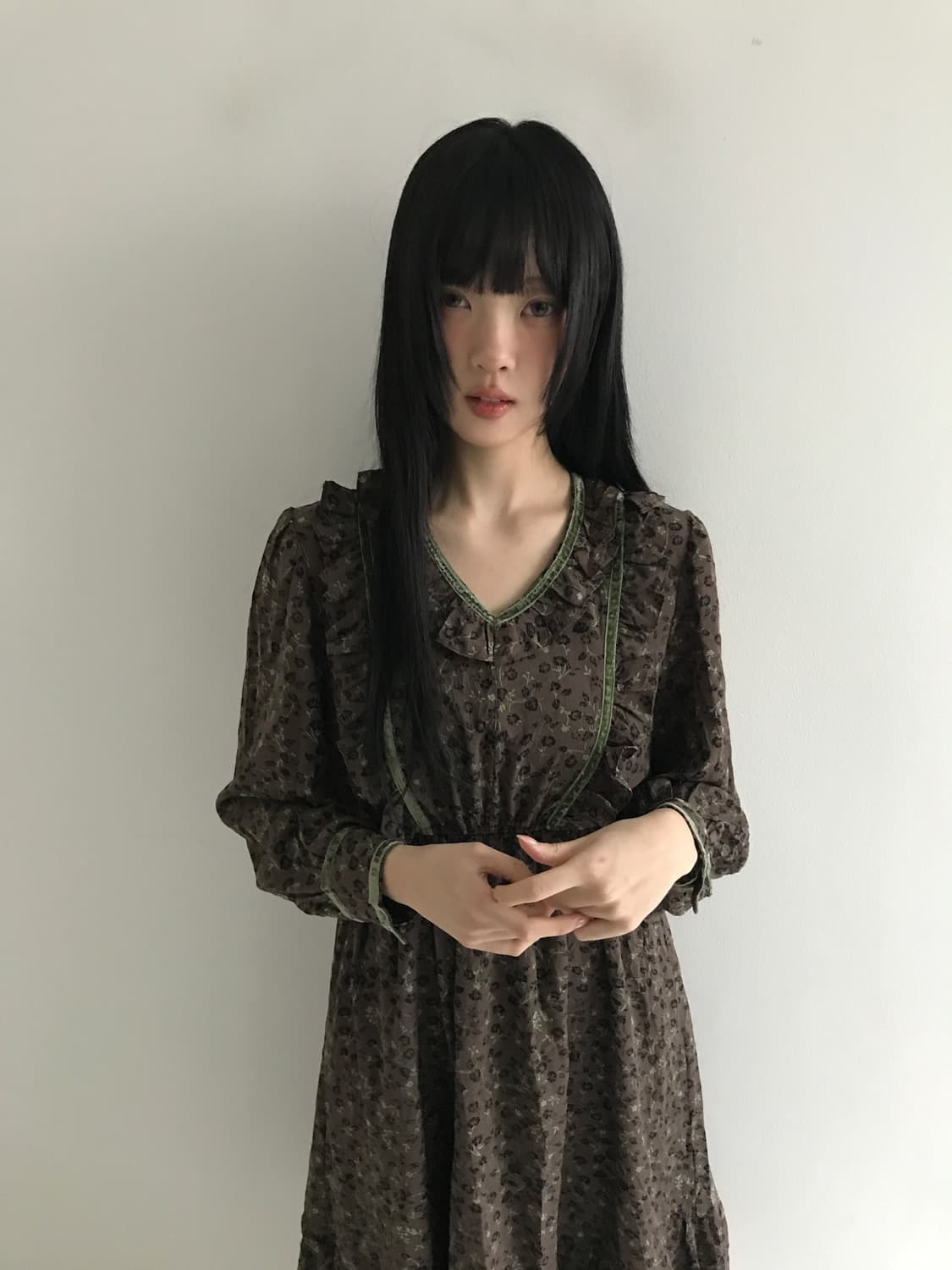 Baroque Ruffle V Neck Dress 상품이미지4