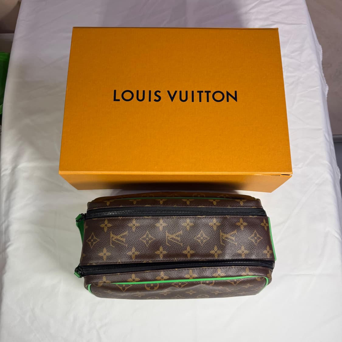 [단종 모델] 루이비통 모노그램 토일렛 파우치 클러치 돕키트 민티 그린 상품이미지5