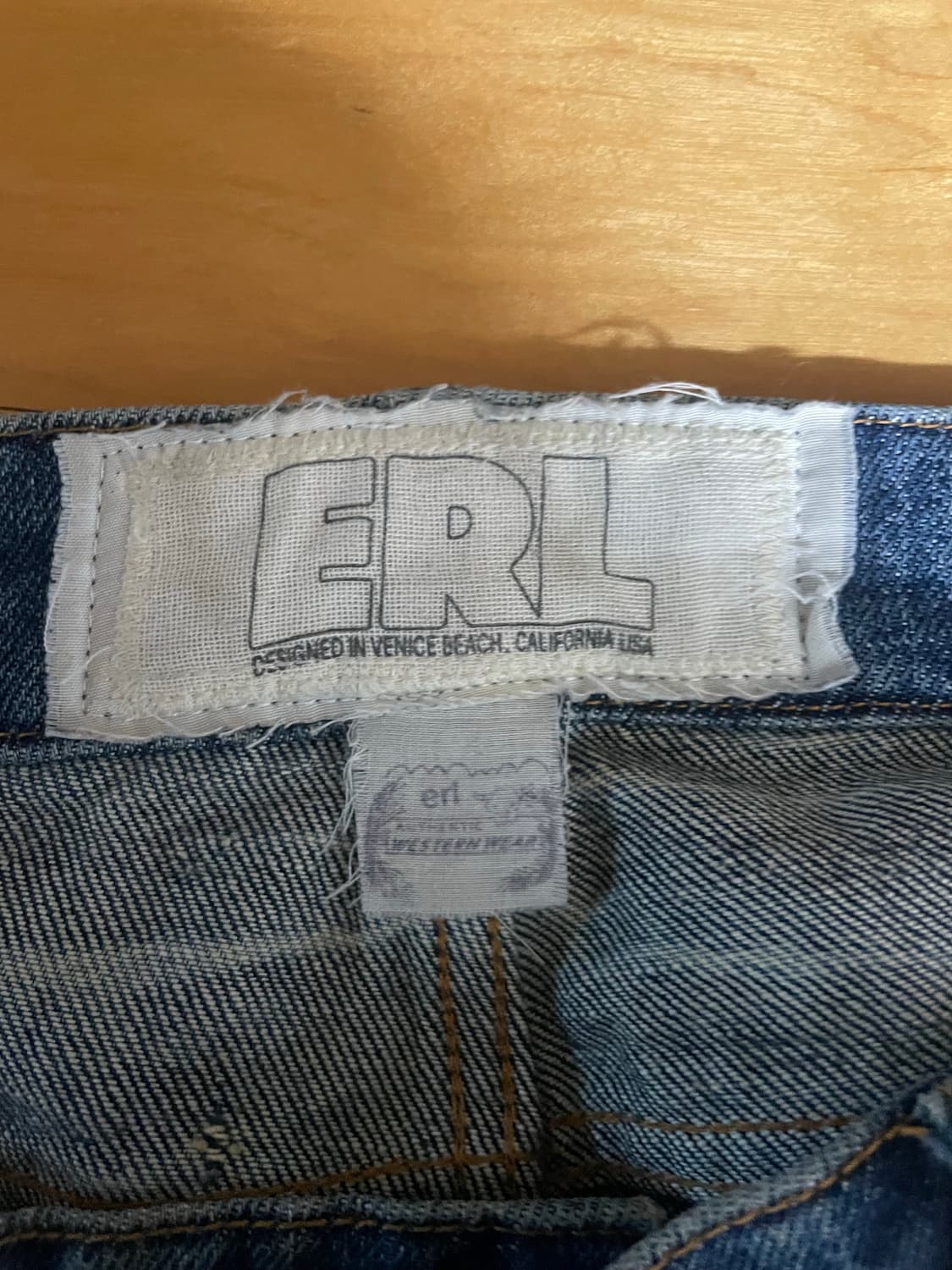 ERL 디스트레드진 L사이즈 상품이미지2