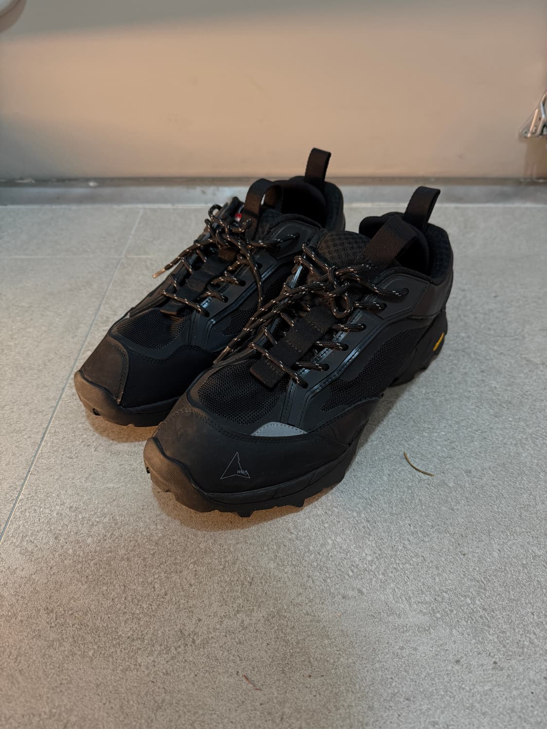 로아 하이킹 락파 블랙 상품이미지1