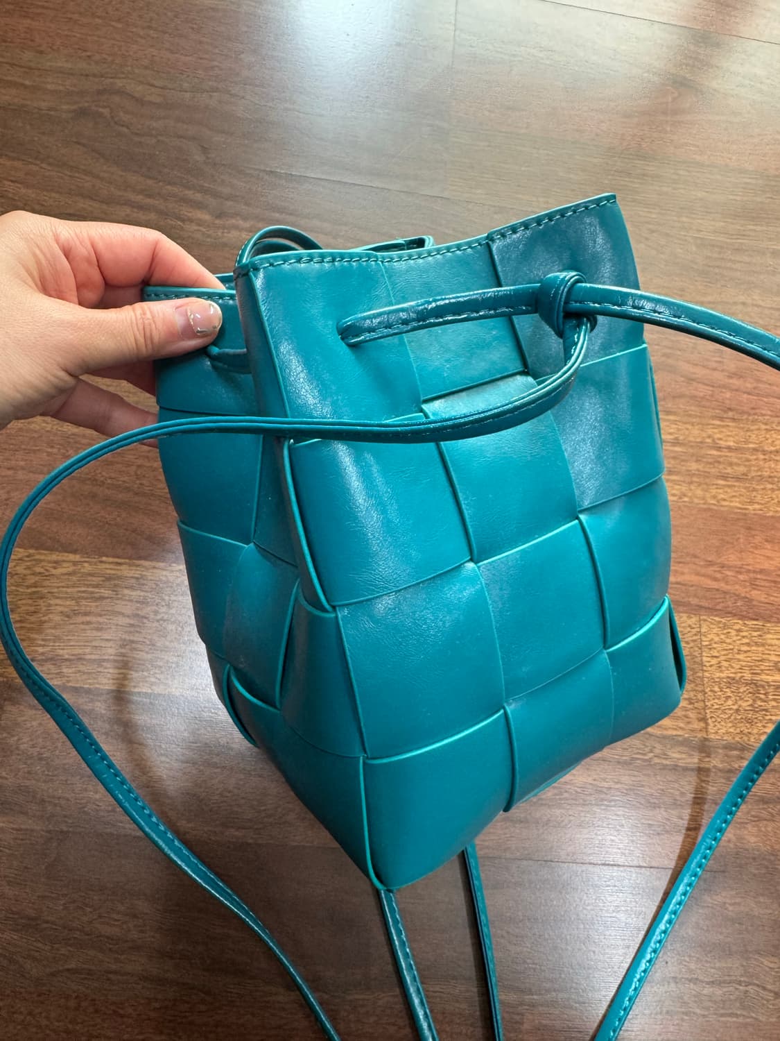 새제품 터쿼이즈컬러 소가죽 위빙백 상품이미지5