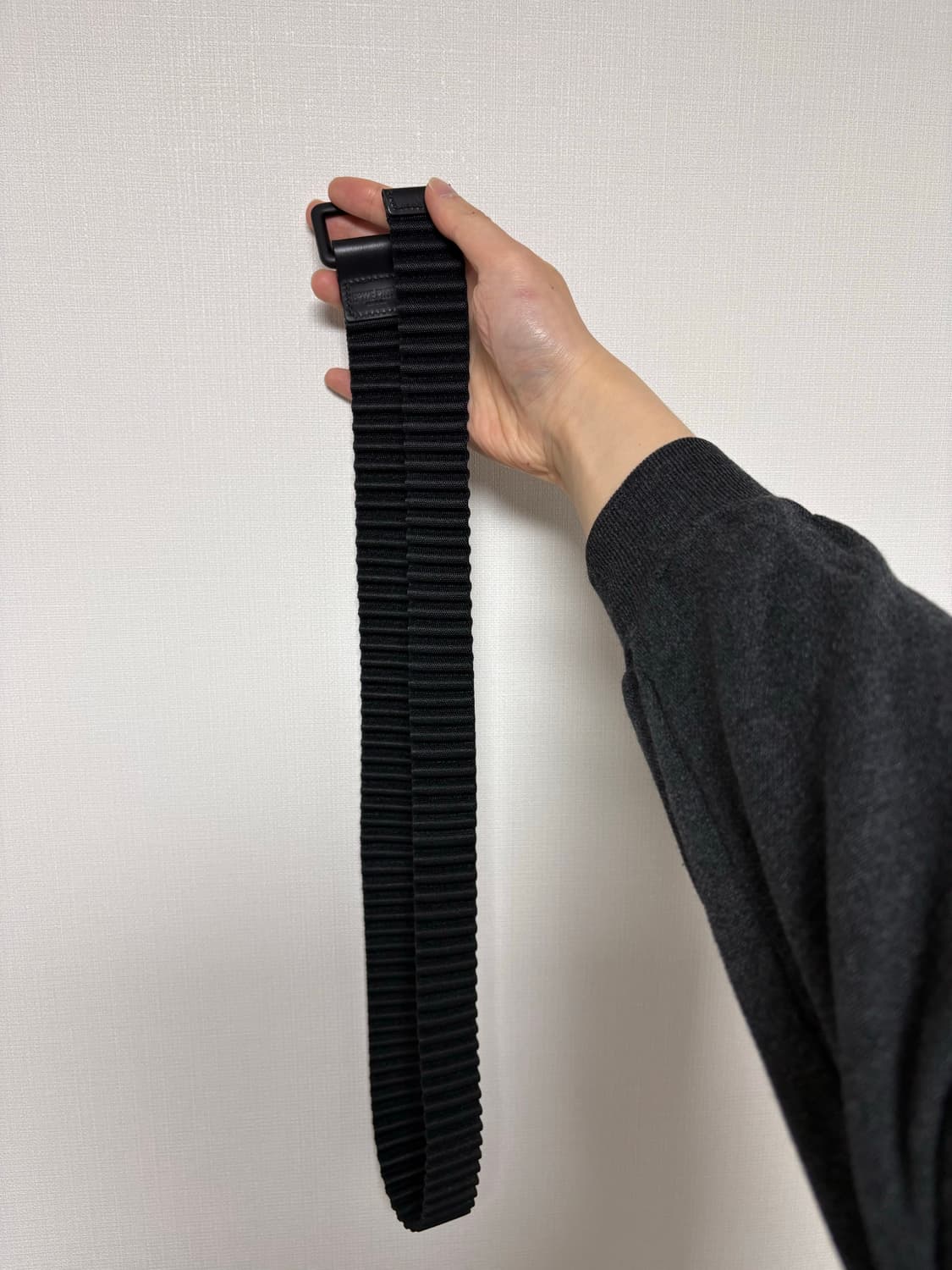 옴므플리세 플리츠 벨트 블랙 상품이미지4