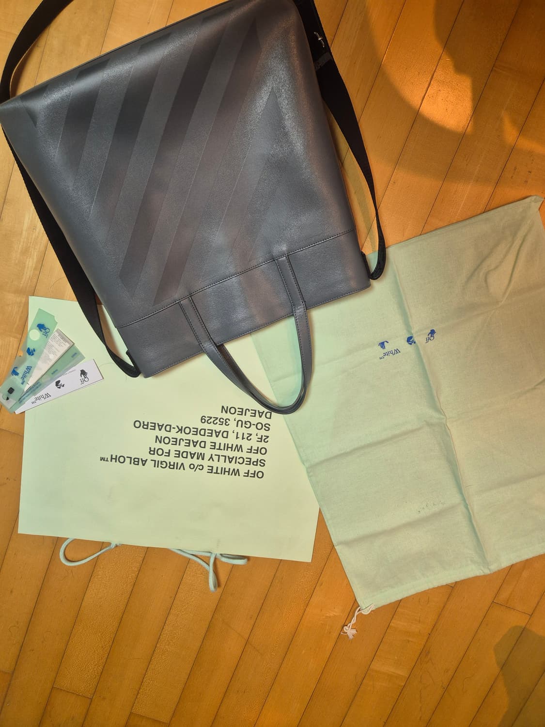 오프화이트 다이애거널 토트백 상품이미지2