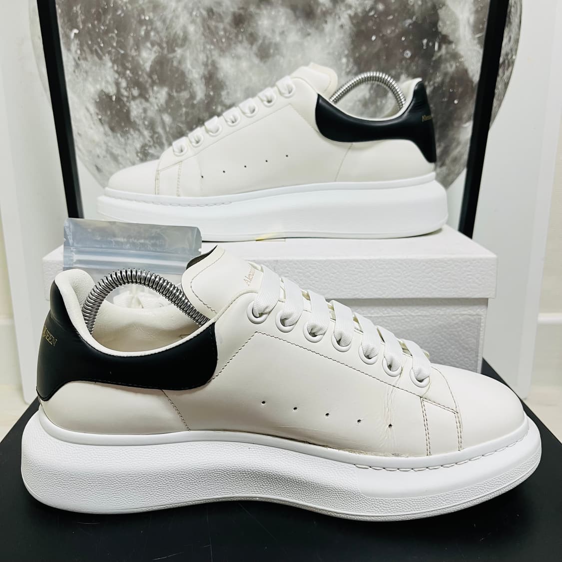 정품 41.5) 알렉산더 맥퀸 오버솔 스니커즈 265~270 상품이미지2