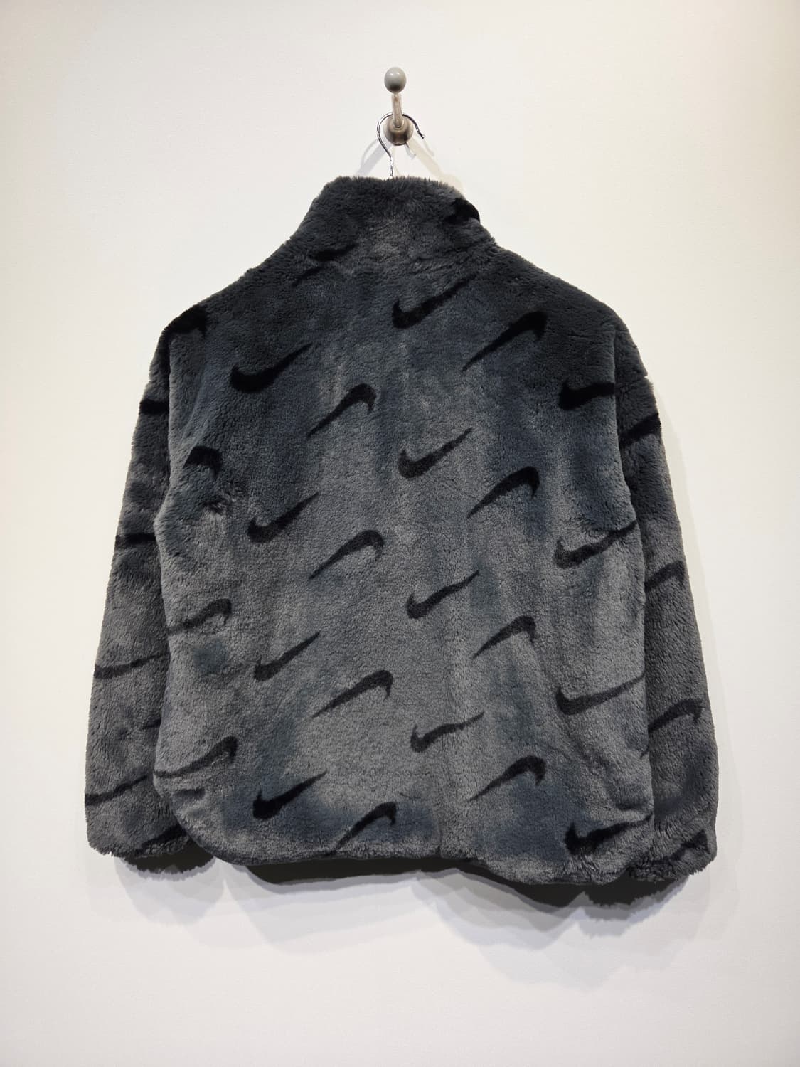 나이키 스우시 패턴 에코 퍼 자켓 상품이미지6