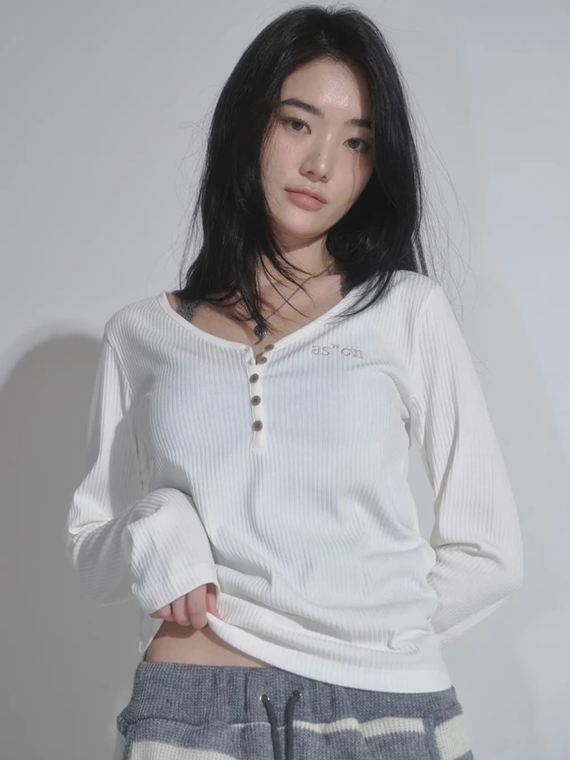 WISH RIBBED BUTTON TEE / IVORY 상품이미지1