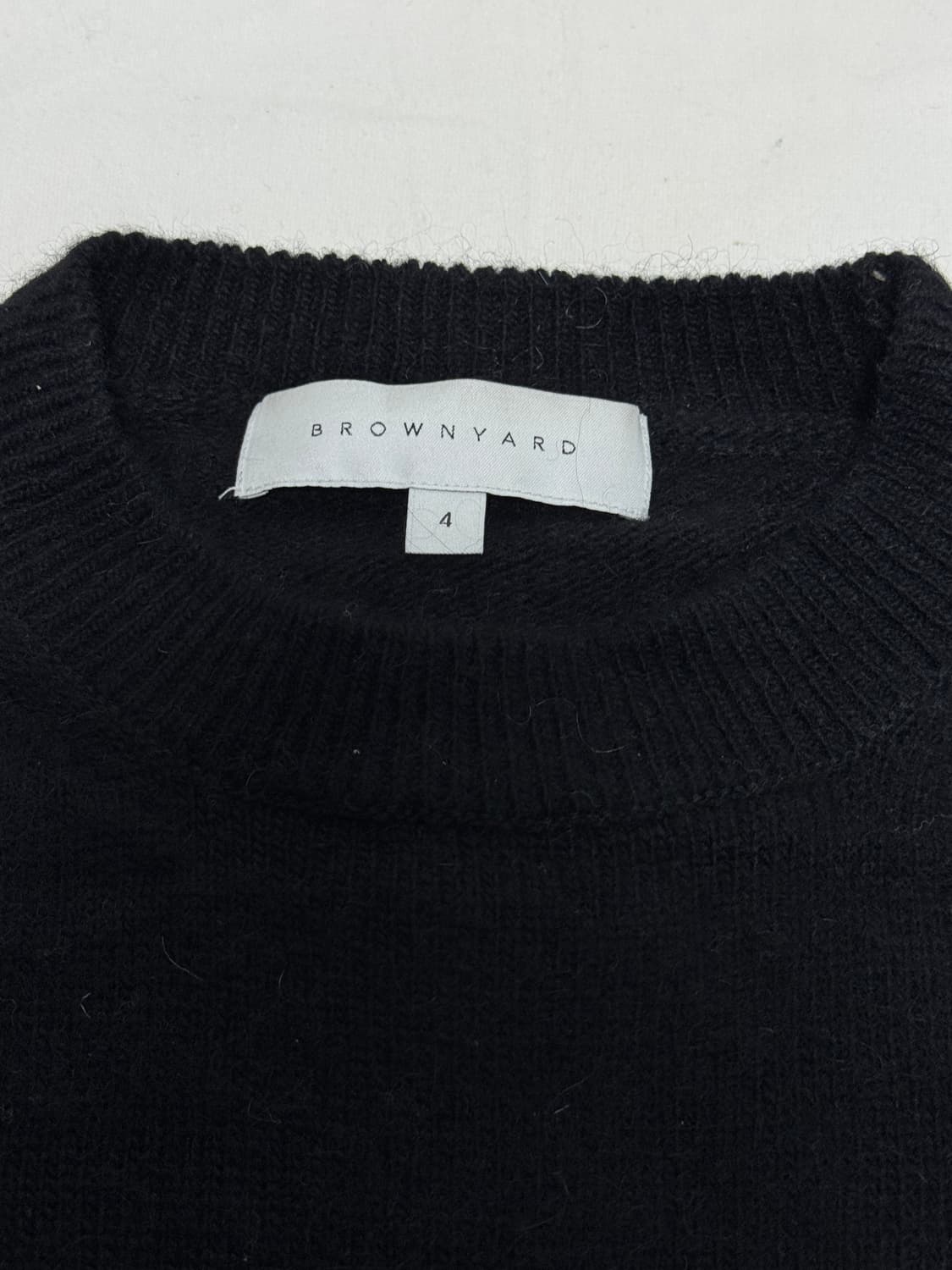 브라운야드 / 알파카 스웨터 (블랙) / 4 상품이미지3