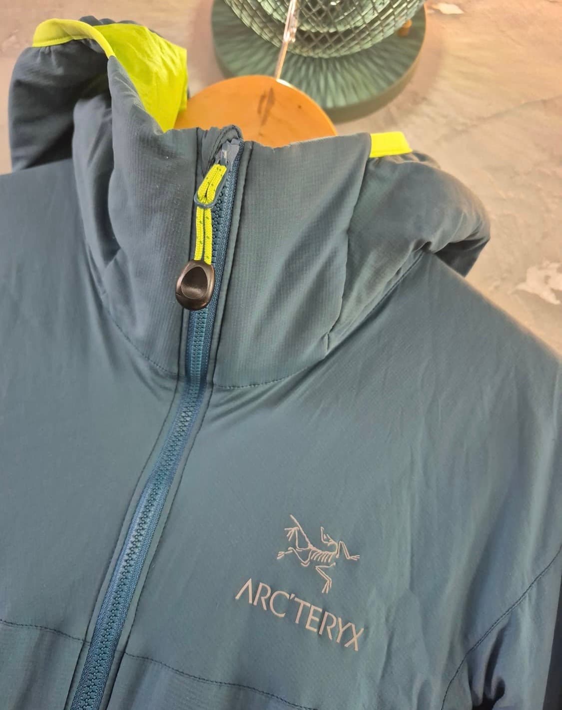 아크테릭스 ATOM LT 후디 95~100 판매합니다. 상품이미지2