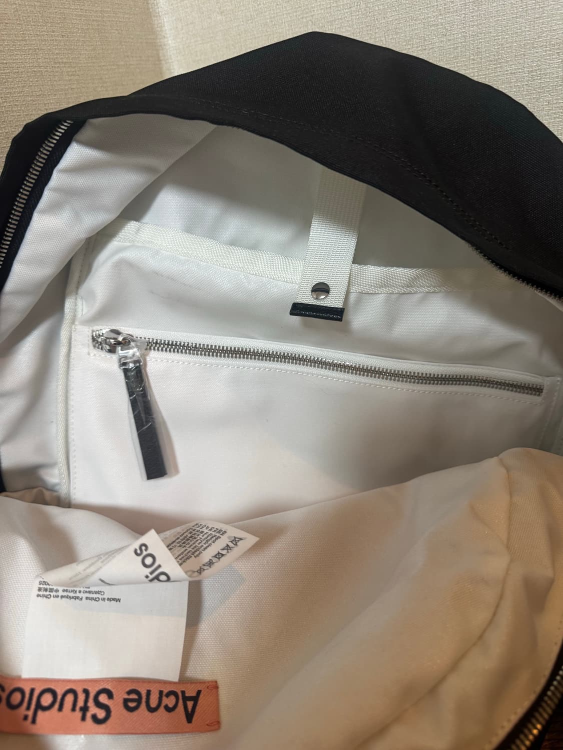 아크네 스튜디오 백책 상품이미지3