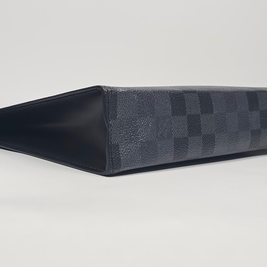 루이비통 그라피트 다미에 포쉐트 보야주 클러치 상품이미지5