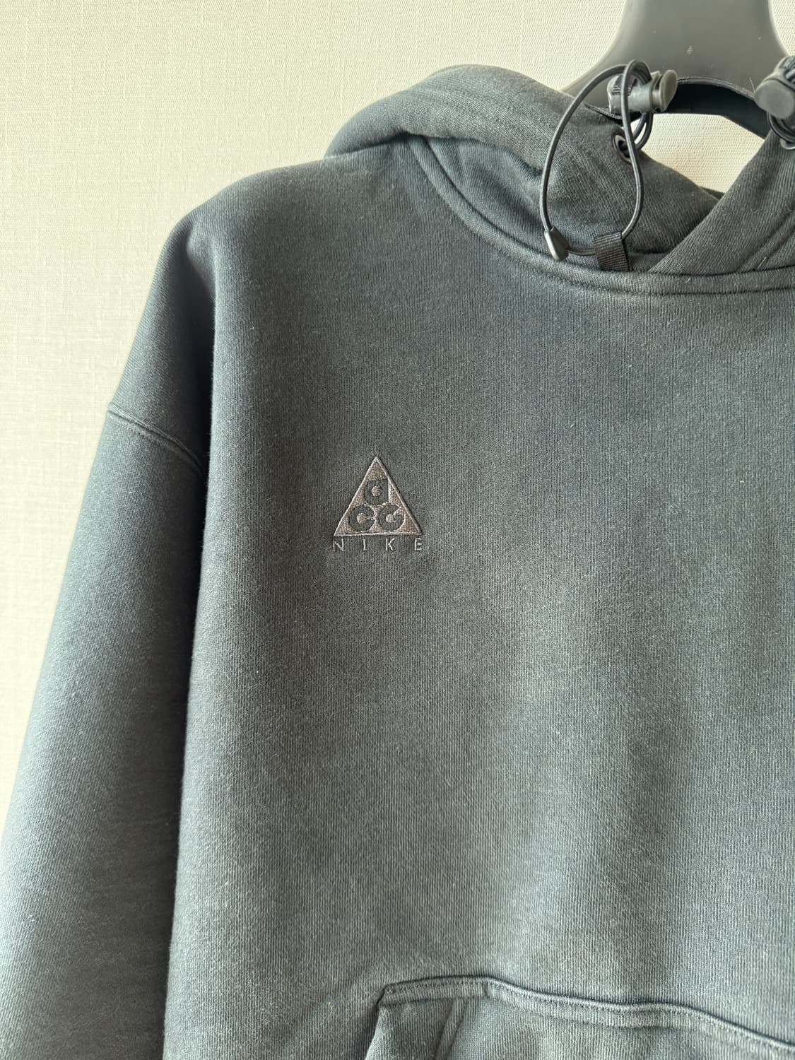 ACG 풀오버 플리스 후드 블랙 앤트러사이트 - 아시아 상품이미지2