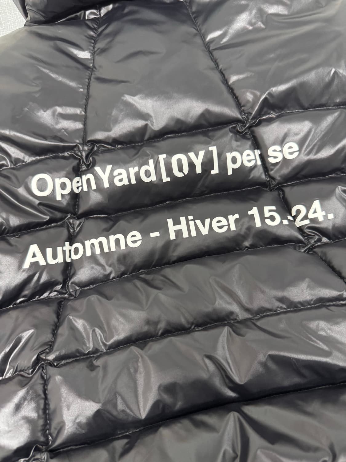 오와이 유광 경량패딩 상품이미지3