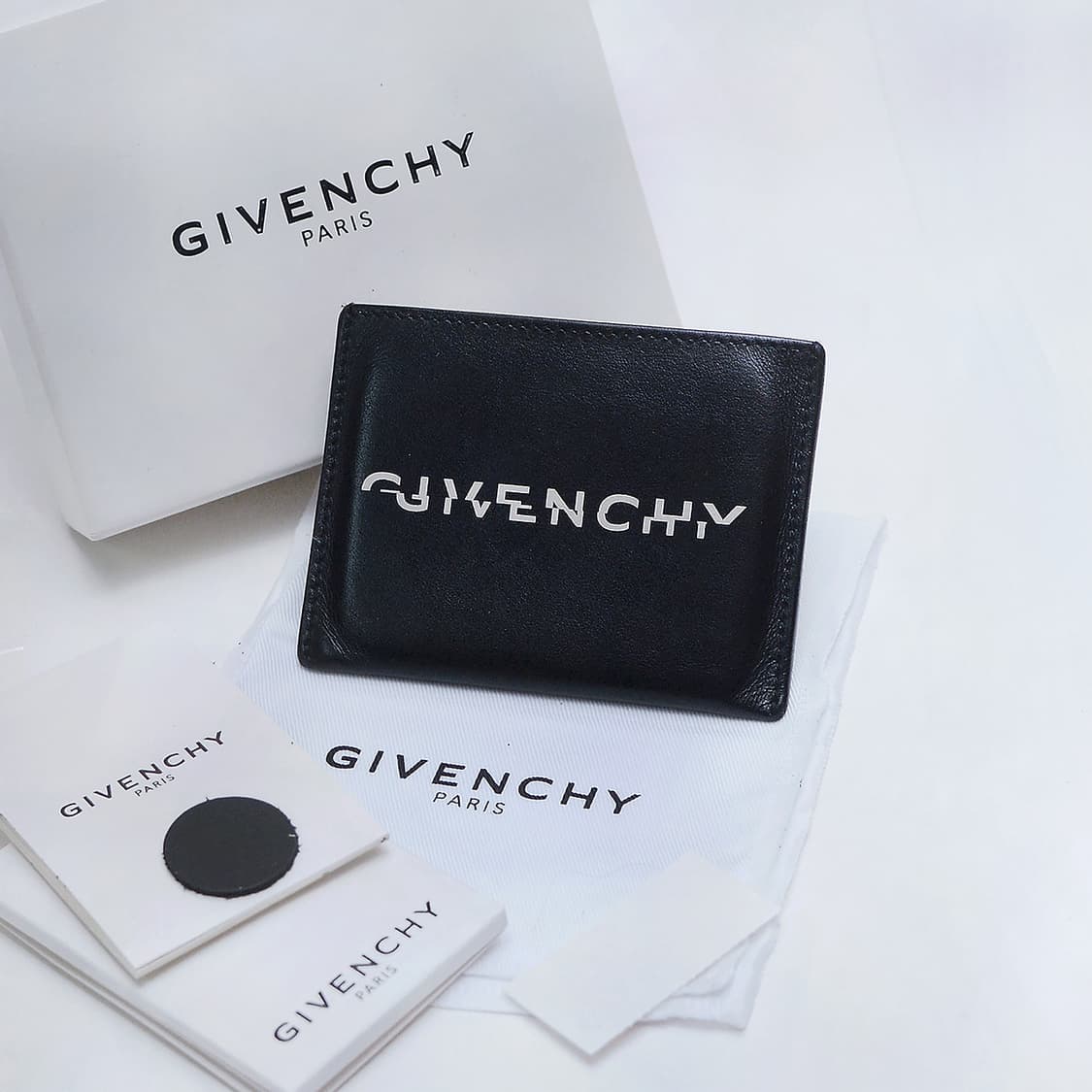 지방시 (GIVENCHY) 스플릿 레터링 로고 3cc 카드지갑 상품이미지1