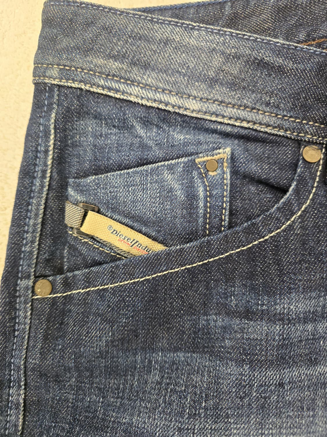 디젤  남자 청바지.   싸이즈 30 상품이미지3