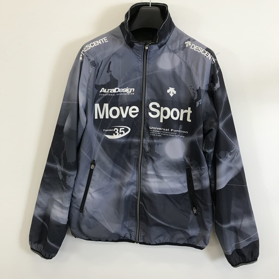 데상트 무브 스포츠 바람막이자켓 [105] 상품이미지1