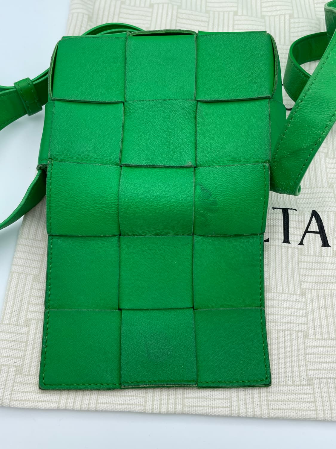 [ 정품 / 풀구성 ] 보테가베네타 미니 카세트백 그린 상품이미지5