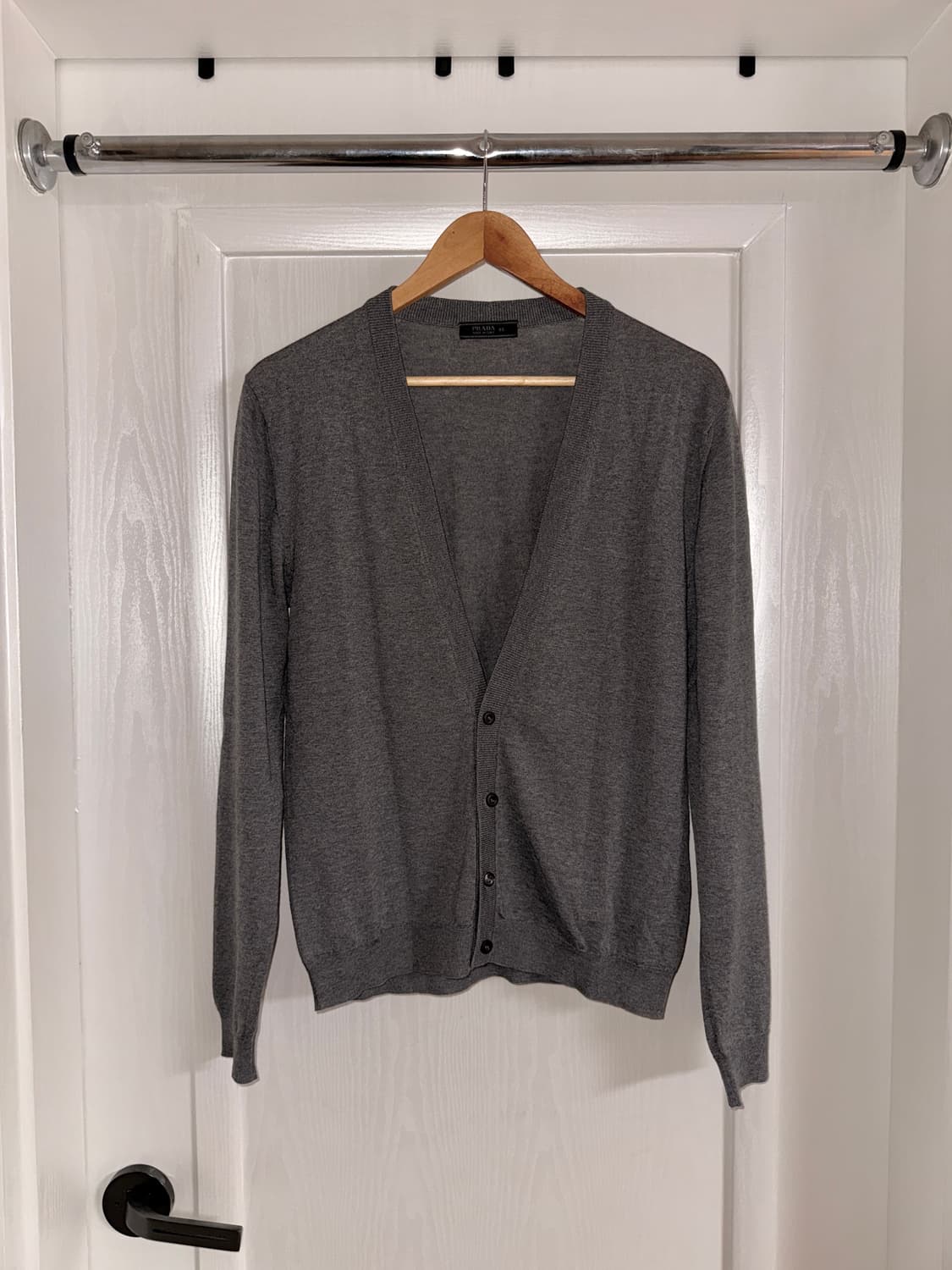 Wool V-neck Cardigan 상품이미지1