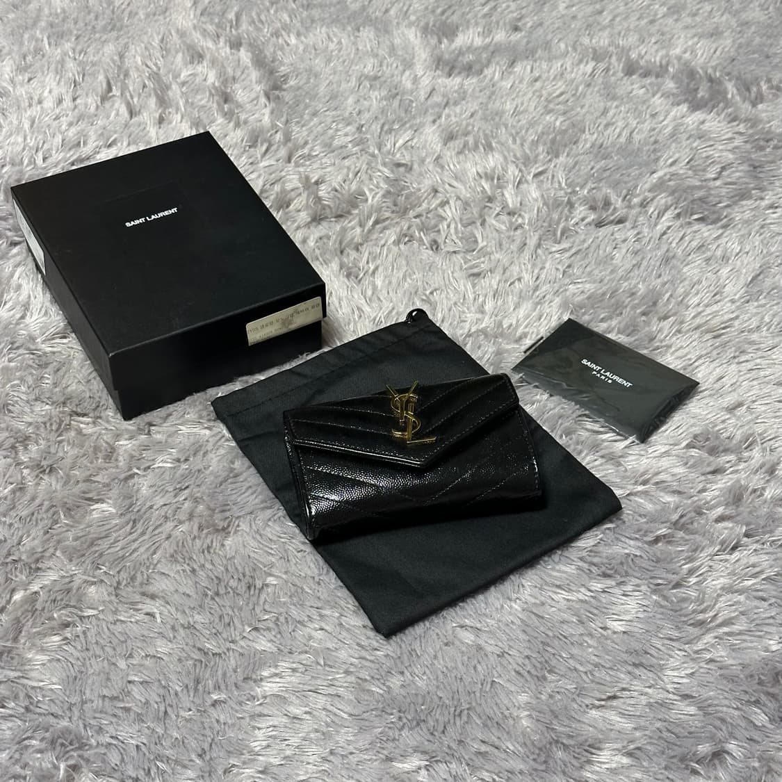 [풀구성] 입생로랑 마틀라세 엔벨로프 중지갑 블랙 상품이미지10