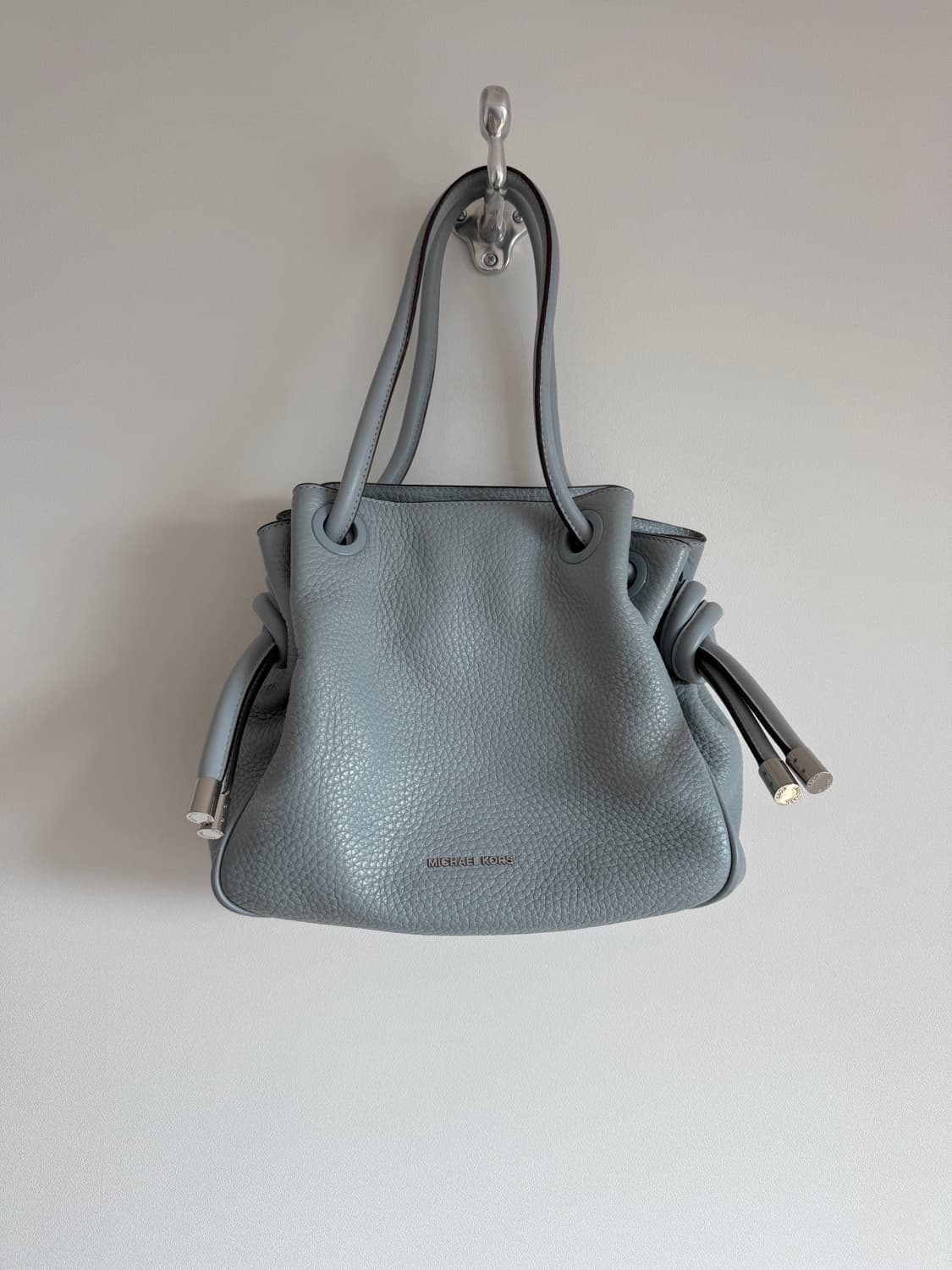 마이클코어스(MICHAEL KORS) 레더 숄더백 상품이미지1