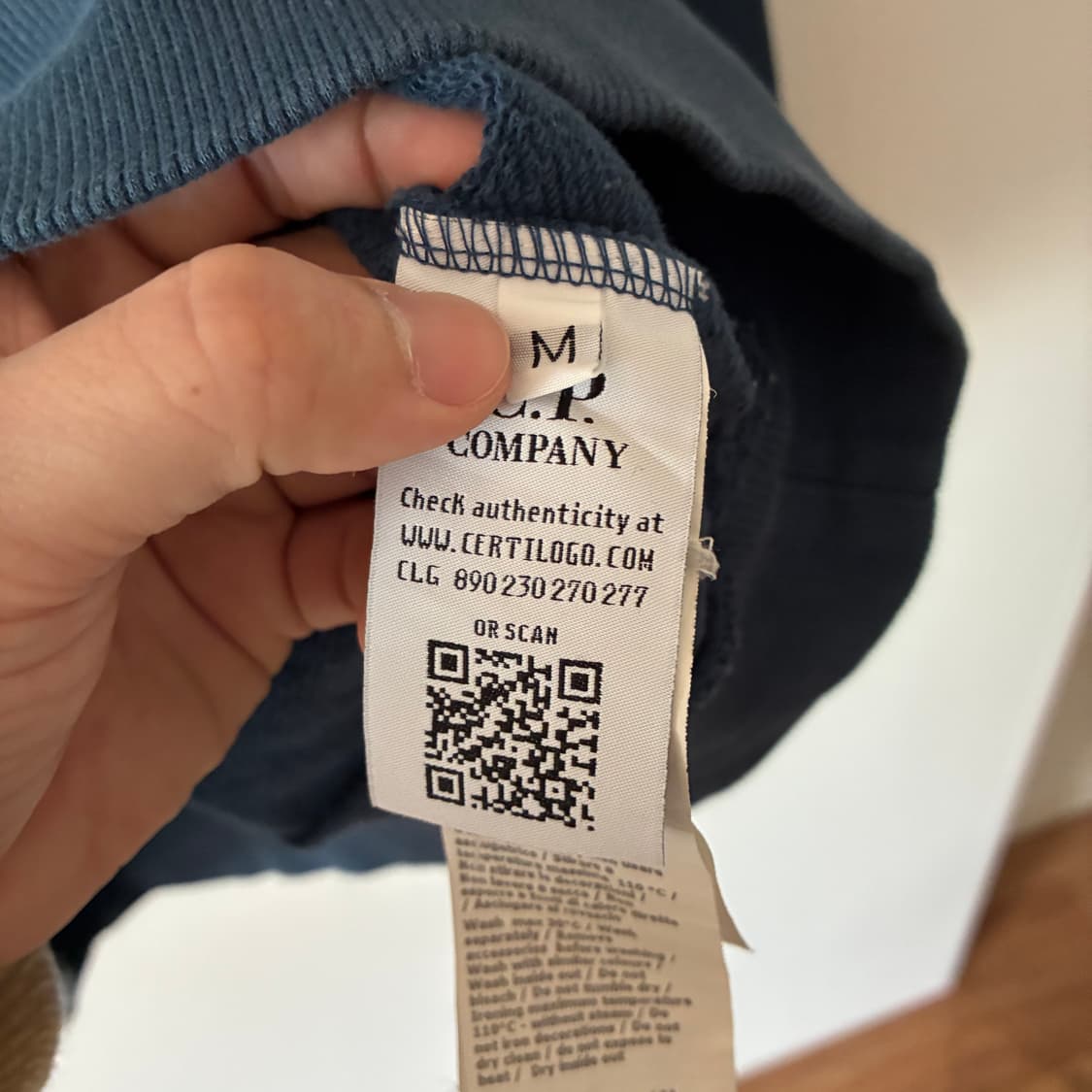 CP컴퍼니 맨투맨 상품이미지4