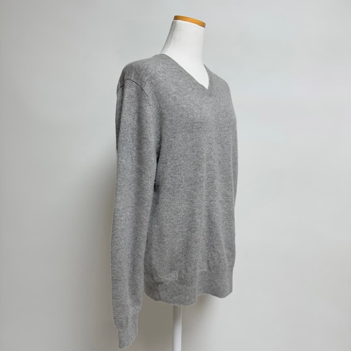 [캐시미어 100%] 유니클로 그레이 브이넥 니트 L 상품이미지2